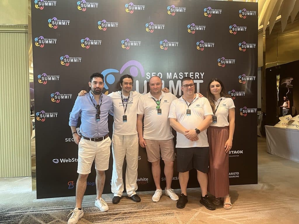 Tým SEO.Domains na SEO Mastery Summit Vietnam 2024